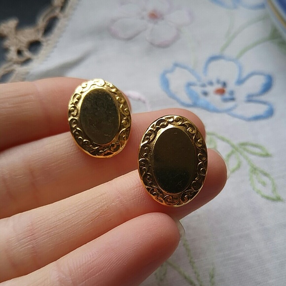 ♦ 3 for $15 Ornate Oval Gold Stud Earrings - Picture 2 of 8